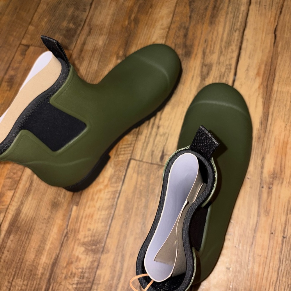 NWT Quince Olive Green Rain Boots - Women's Slip-On Waterproof Ankle Boots